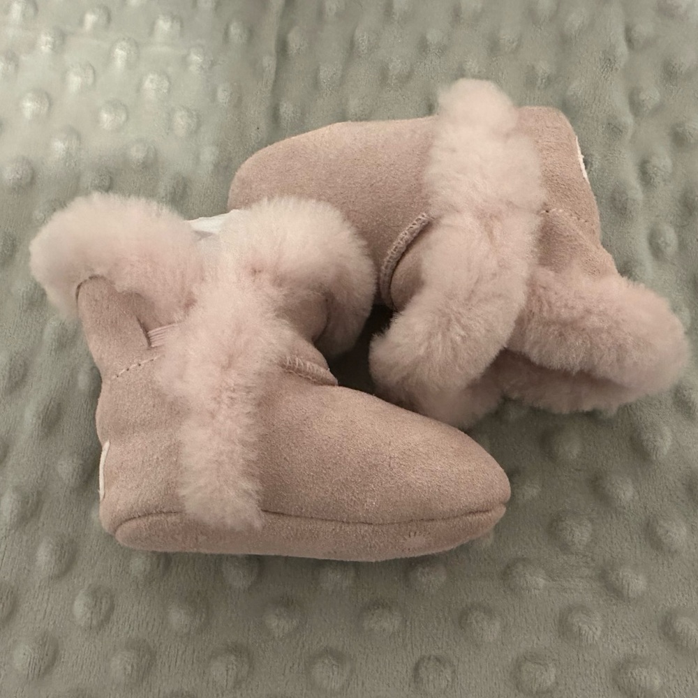 Ugg Newborn Seashell Pink NWT